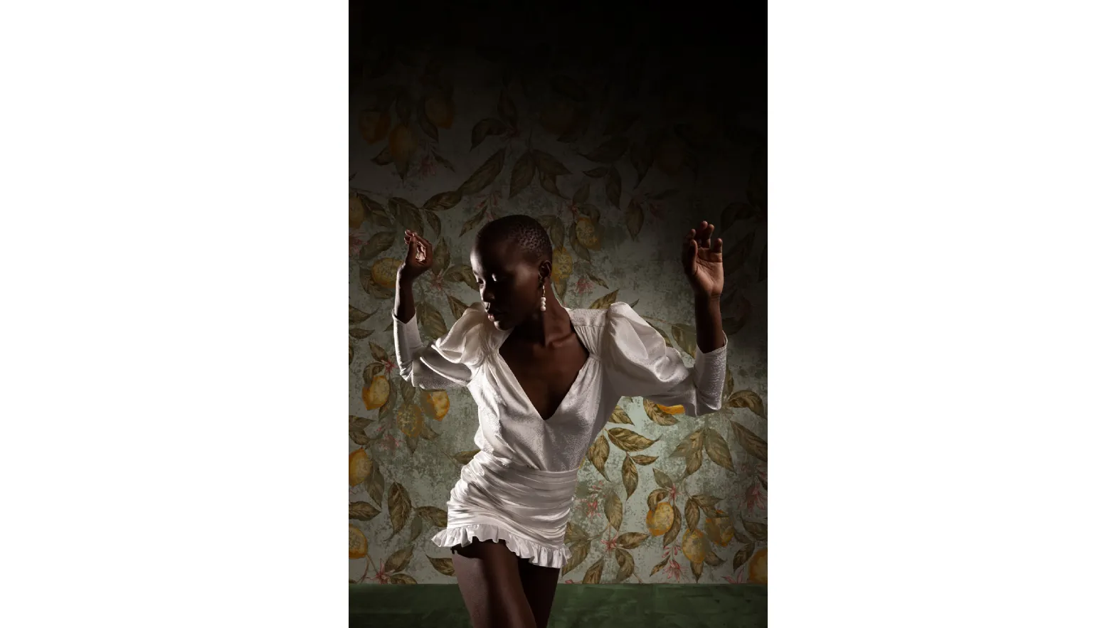 Carta da parati con immagini di agrumi Can you see me di London Art