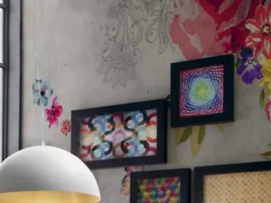 Carta da parati con grandi fiori colorati Ken di Adriani e Rossi