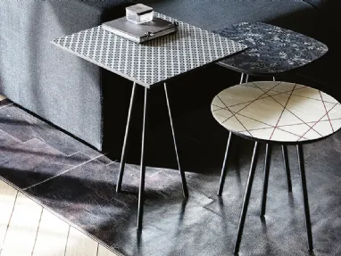 Tavolino in acero serigrafato e base in acciaio Kaos di Cattelan Italia