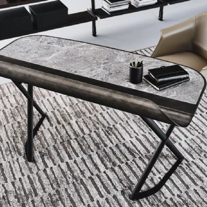 Scrittoio Cocoon Keramik con base in acciaio e piano in ceramica di Cattelan Italia