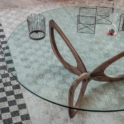 Tavolino con base in legno e piano in cristallo Helix di Cattelan Italia