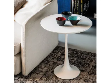 Tavolino con base in poliuretano Hugo di Cattelan Italia