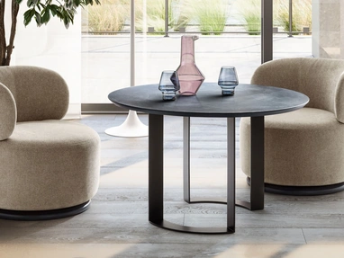 Tavolino Otto Breakfast in cemento spatolato di Twils