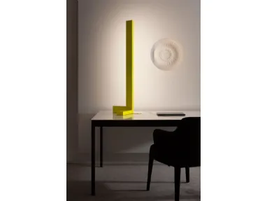Lampada da tavolo 4080 in estruso di alluminio riciclato di Vesoi