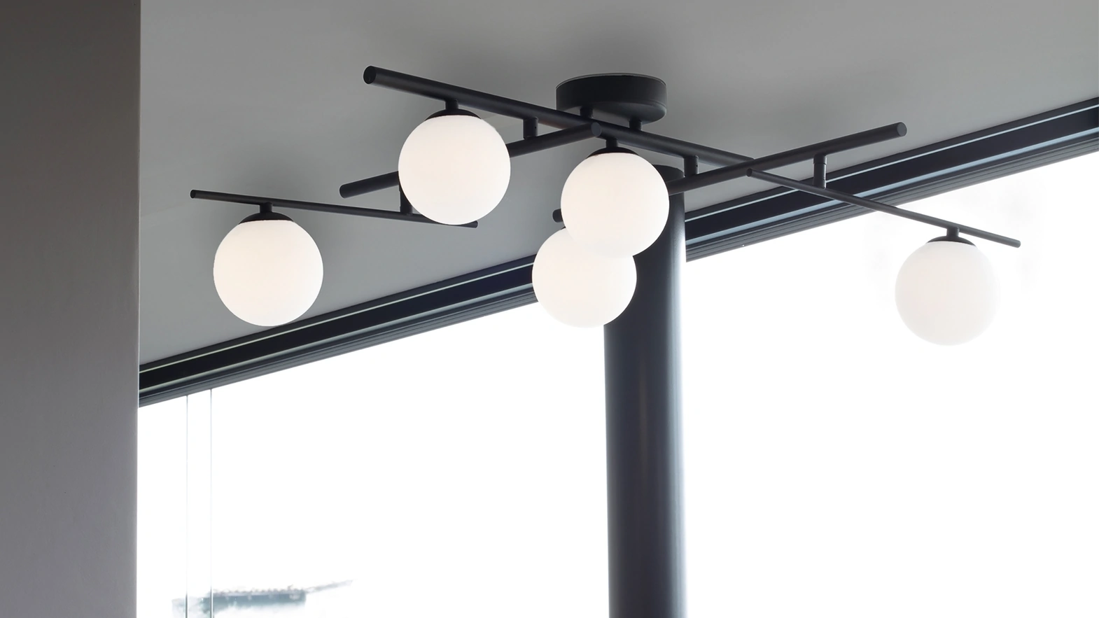 Lampada a soffitto Atlas di Ideal Lux