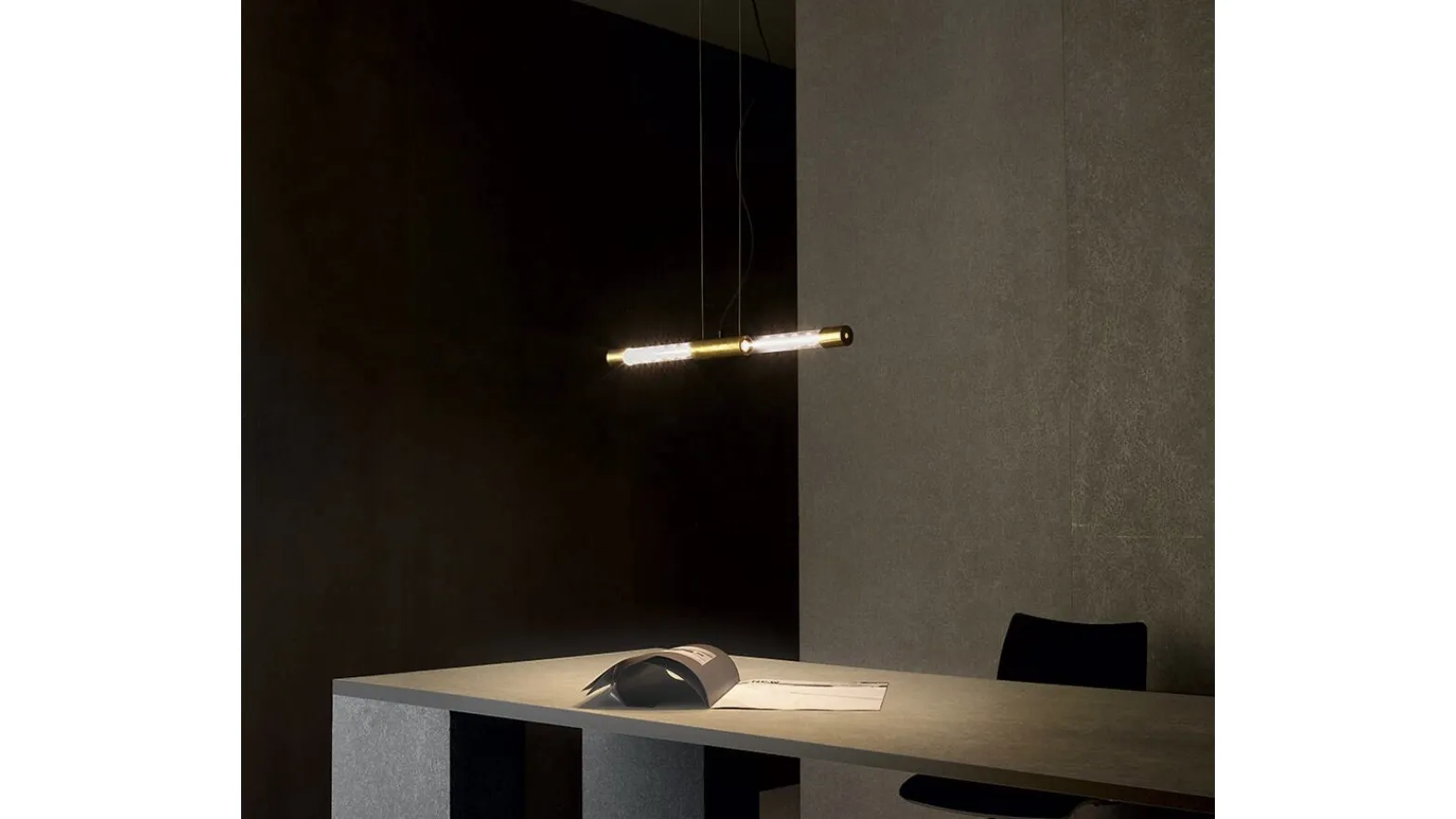 Lampada a sospensione in ottone Fuse di Vesoi