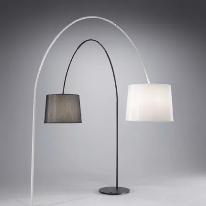 Lampada da terra Dorsale in metalo con paralume rivestito in tessuto bianco o nero di Ideal Lux