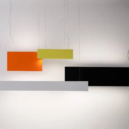 Lampada a sospensione in legno laccato Pantone di Vesoi