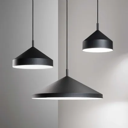 Lampada a sospensione Yurta n metallo verniciato nero con interno bianco di Ideal Lux