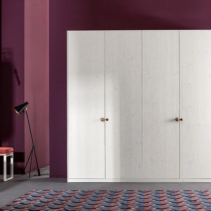 Armadio Easy in legno massello di Callesella