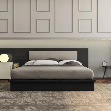 Letto con testiera alta in rovere Essential di Fratelli Mirandola