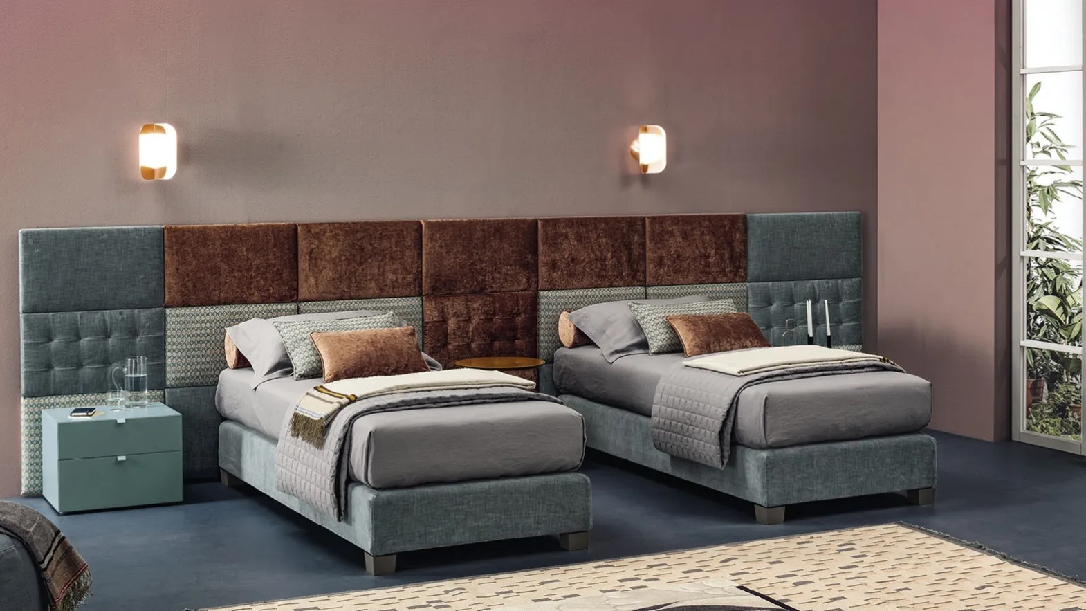 Letto singolo in tessuto trapuntato con sistema Boiserie Marlene di Twils