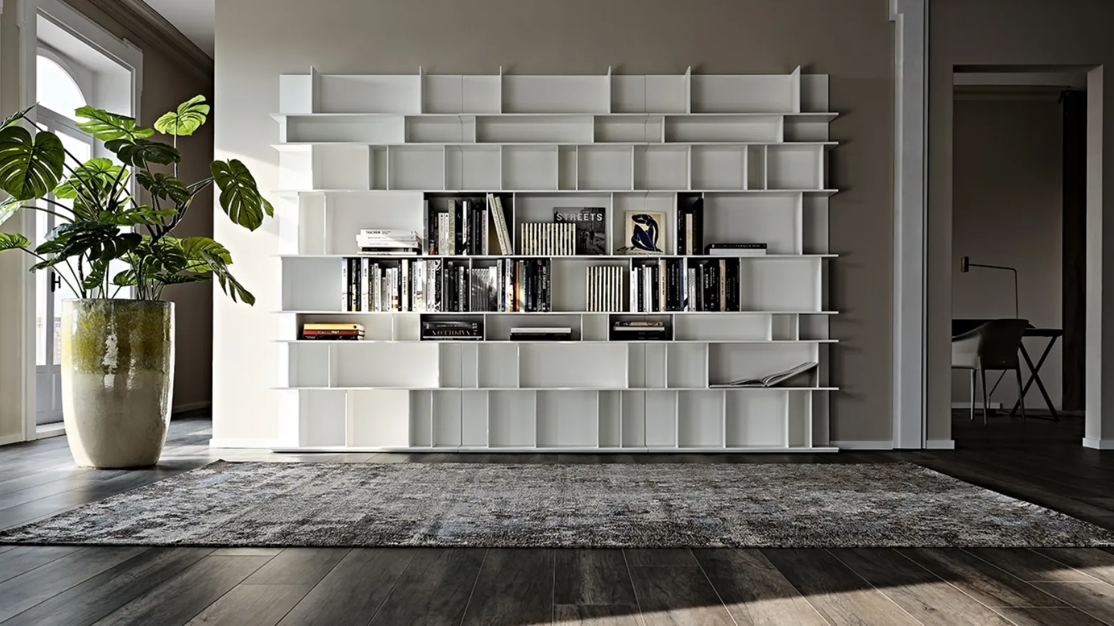 Libreria a muro in legno chiaro Wally di Cattelan Italia
