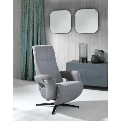 Poltrona relax Z001 in tessuto con base in metallo di Stones