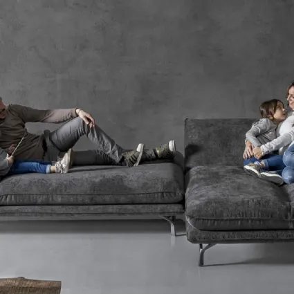 Divano a sofà personalizzabile in tessuto grigio Rock di Excò