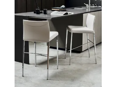 Sgabello in metallo con seduta in pelle chiara Anna di Cattelan Italia