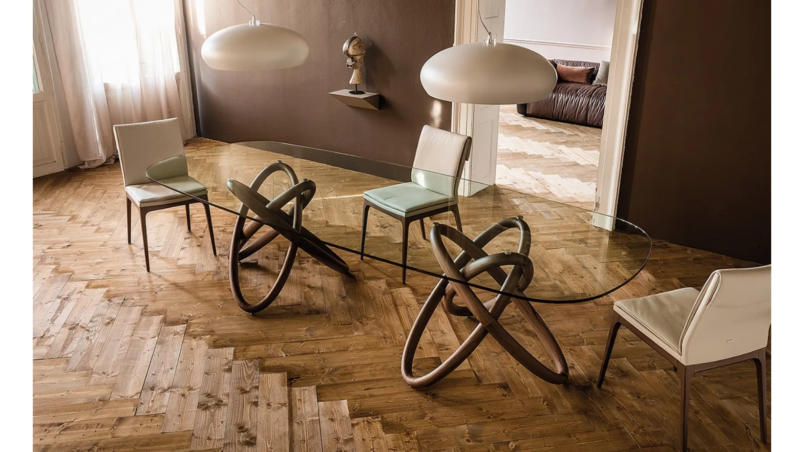 Tavolo con top in vetro e sostegno in legno Carioca di Cattelan Italia