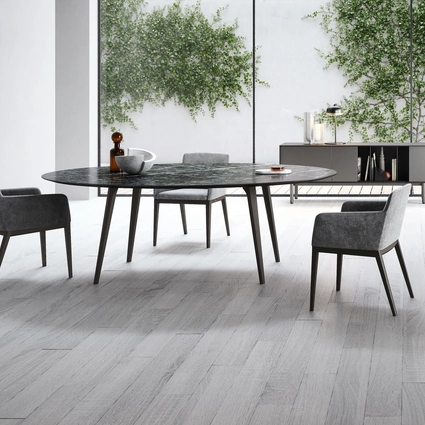 Tavolo Rea con top in marmo di Novamobili