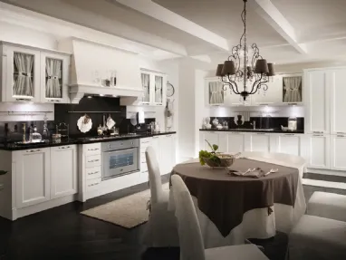 Cucina Classica angolare in legno laccato finitura Neve con top in marmo nero Sweet Kitchen Classic Melody di Callesella