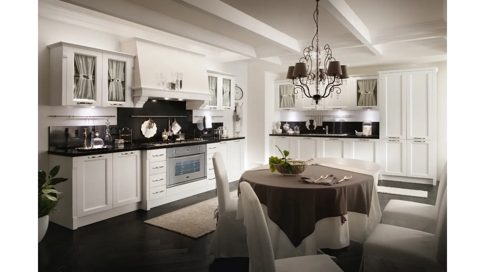 Cucina Classica angolare in laccato finitura Neve con top in marmo nero Sweet Kitchen Classic Melody di Callesella