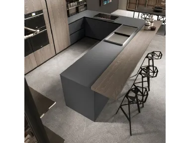 Cucina Design angolare in Fenix grigio con bancone e colonne in olmo Ak 04 06 di Arrital