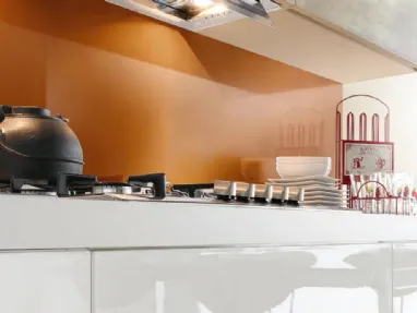Cucina Moderna lineare in laccato lucido Plana 02 di Spagnol Cucine