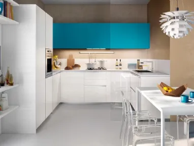 Cucina Moderna angolare in laccato opaco bianco e oceano con top in pietra composita Maryland 06 di Spagnol Cucine