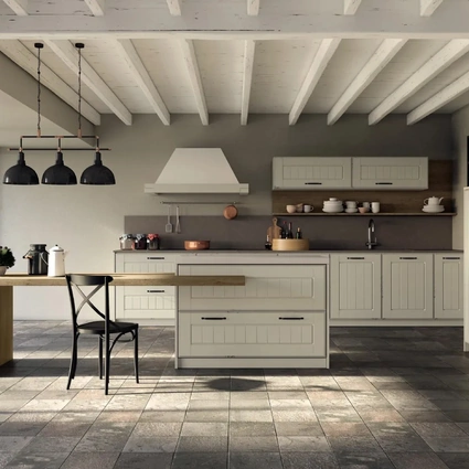 Cucina su misura ad angolo Fiordo 01 in legno laccato bianco di Fratelli Mirandola