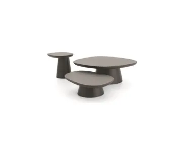 Tavolini Stone con base in metallo verniciato e top in MDF verniciato con finitura outdoor di Ditre Italia